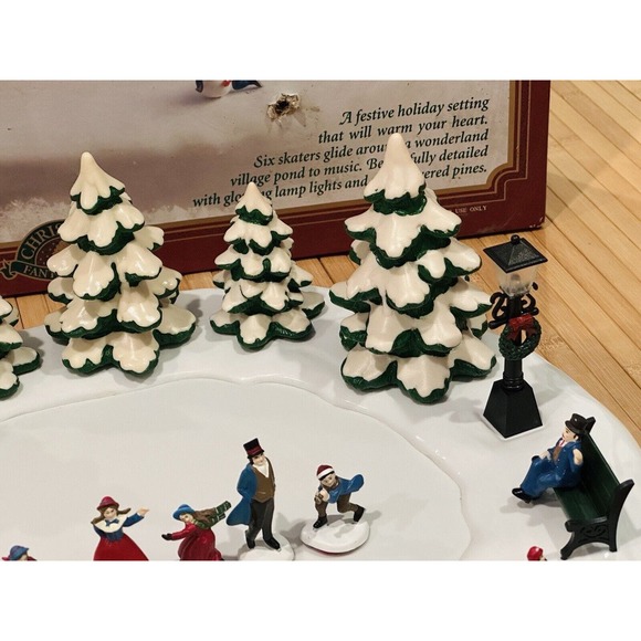 VINTAGE 1996 Christmas Fantasy LTD Wonderland Skaters Pond 8 Songs W/Box Tested - Picture 5 of 16
